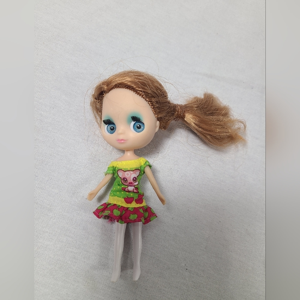Rare Hasbro 4 1/2” Tall Blythe Doll Littlest Pet Shop 2010 Teal Blue Eyes Aqua